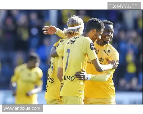 澳门足球场上闪耀的明星球员是谁让球迷热血沸腾